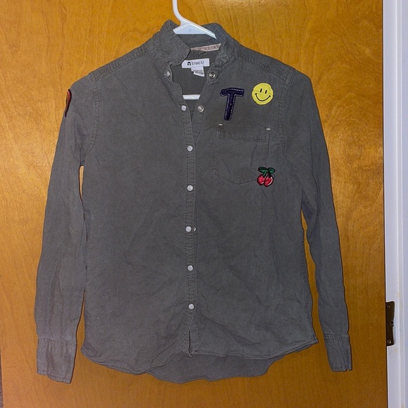 Button up shirt - Picture 1 of 4